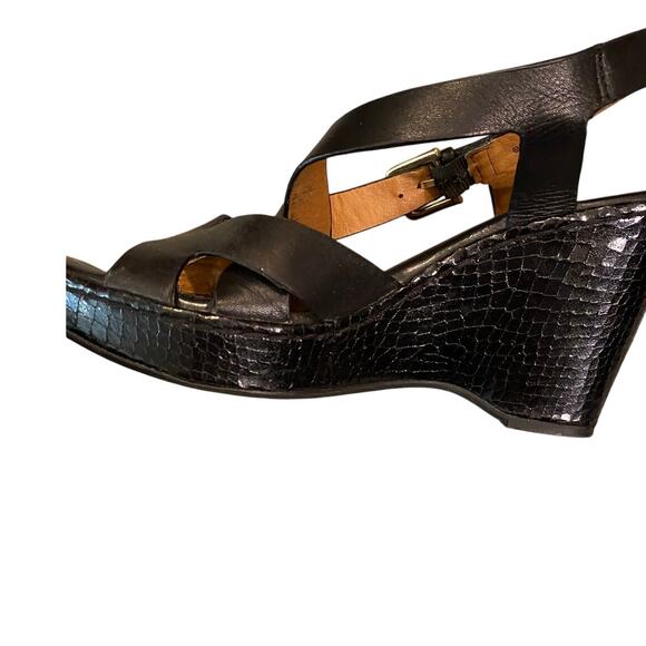 Sofft Black Platforms Sz 6 Leather Uppers No Scuffs, Scrapes on Heels. - Picture 6 of 7